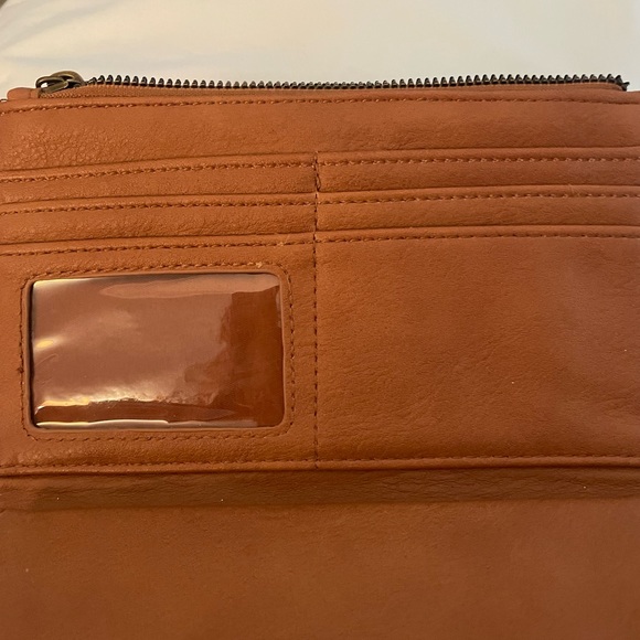 Wristlet style wallet - Picture 3 of 7